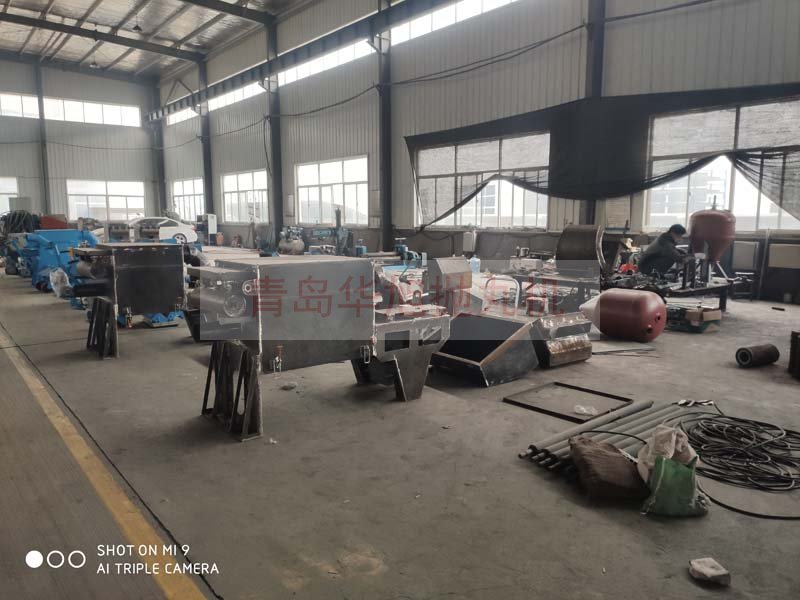 移動(dòng)式路面拋丸機(jī)加工區(qū)